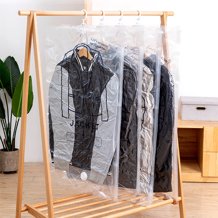 EasyHang™ | Keep your clothes dust-free with our hanging bag!