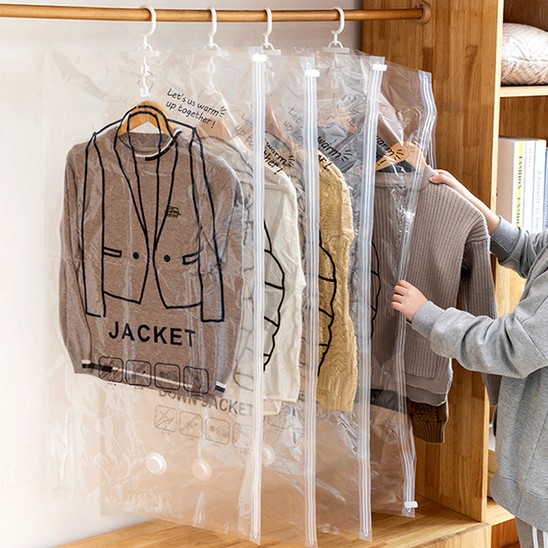 EasyHang™ | Keep your clothes dust-free with our hanging bag!